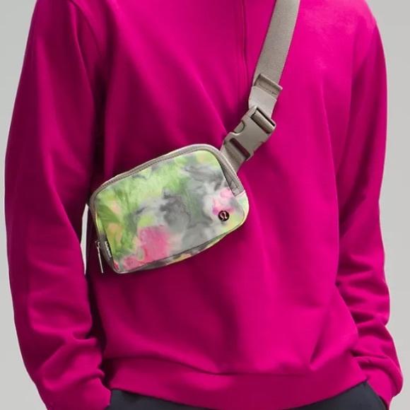🔥LULULEMON EVERYWHERE BELT BAG 1L-HYPER DYE MULTI/ROVER PRINT🔥 - Picture 10 of 16